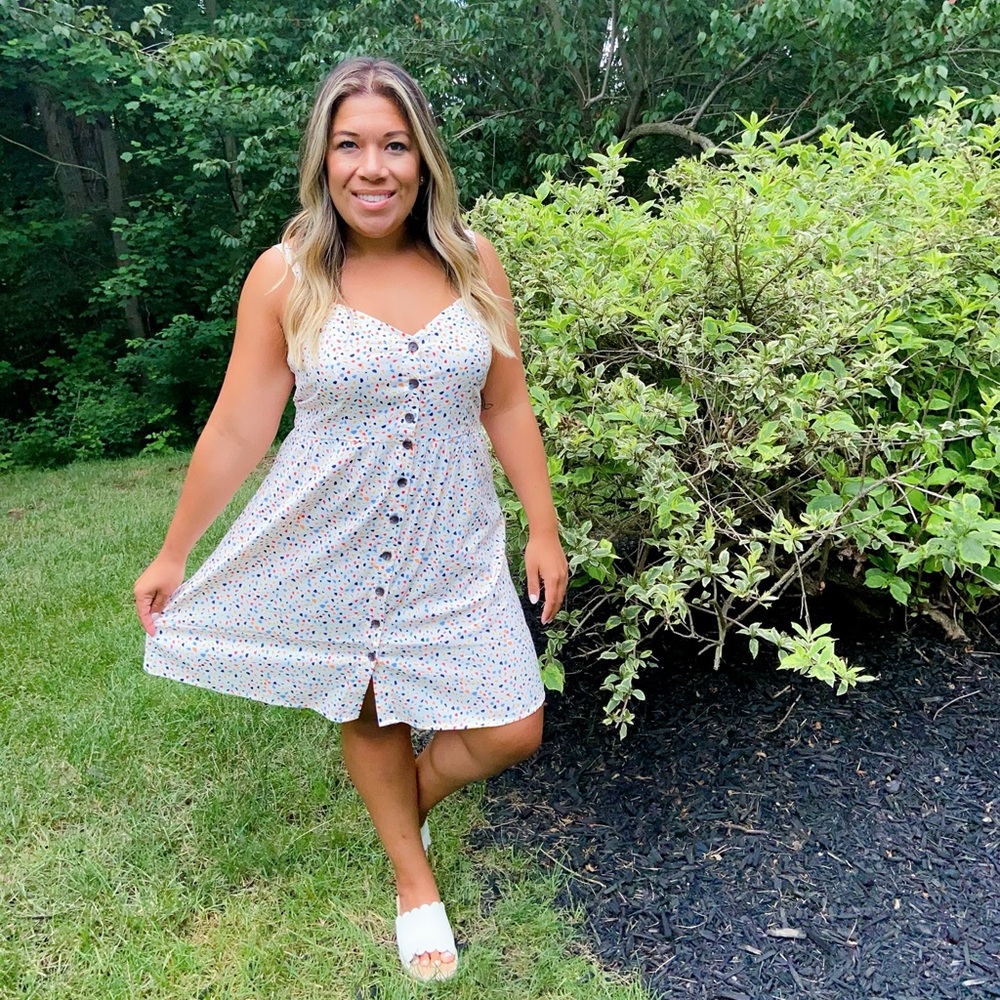 Meet Your Posher, Emily - Picture 4 of 8